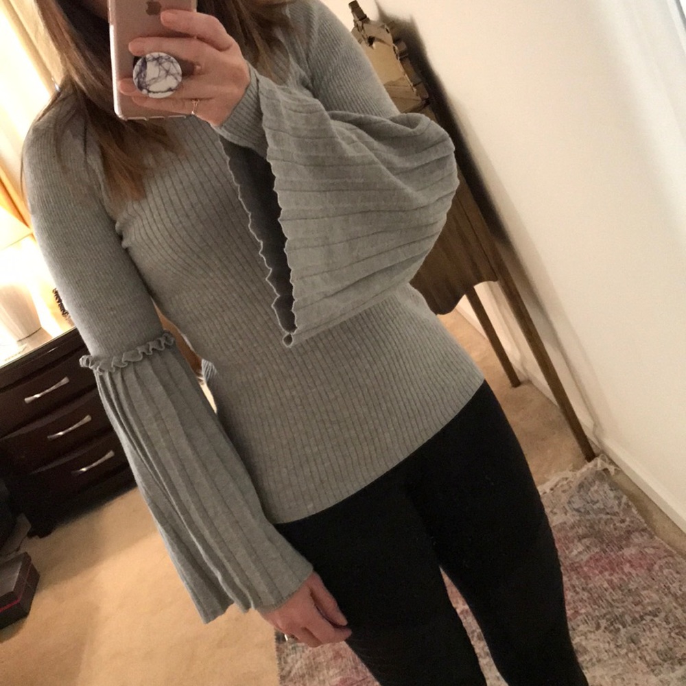 Gray sweater - Picture 2 of 3